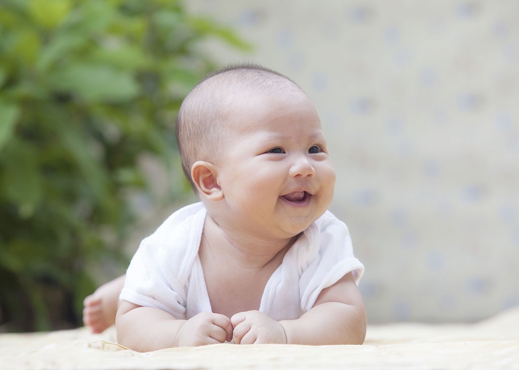 Bunda, si Kecil, tumbuh kembang anak usia 10 bulan, Bayi, anak-anak 7-12 bulan, Merawat bayi baru lahir